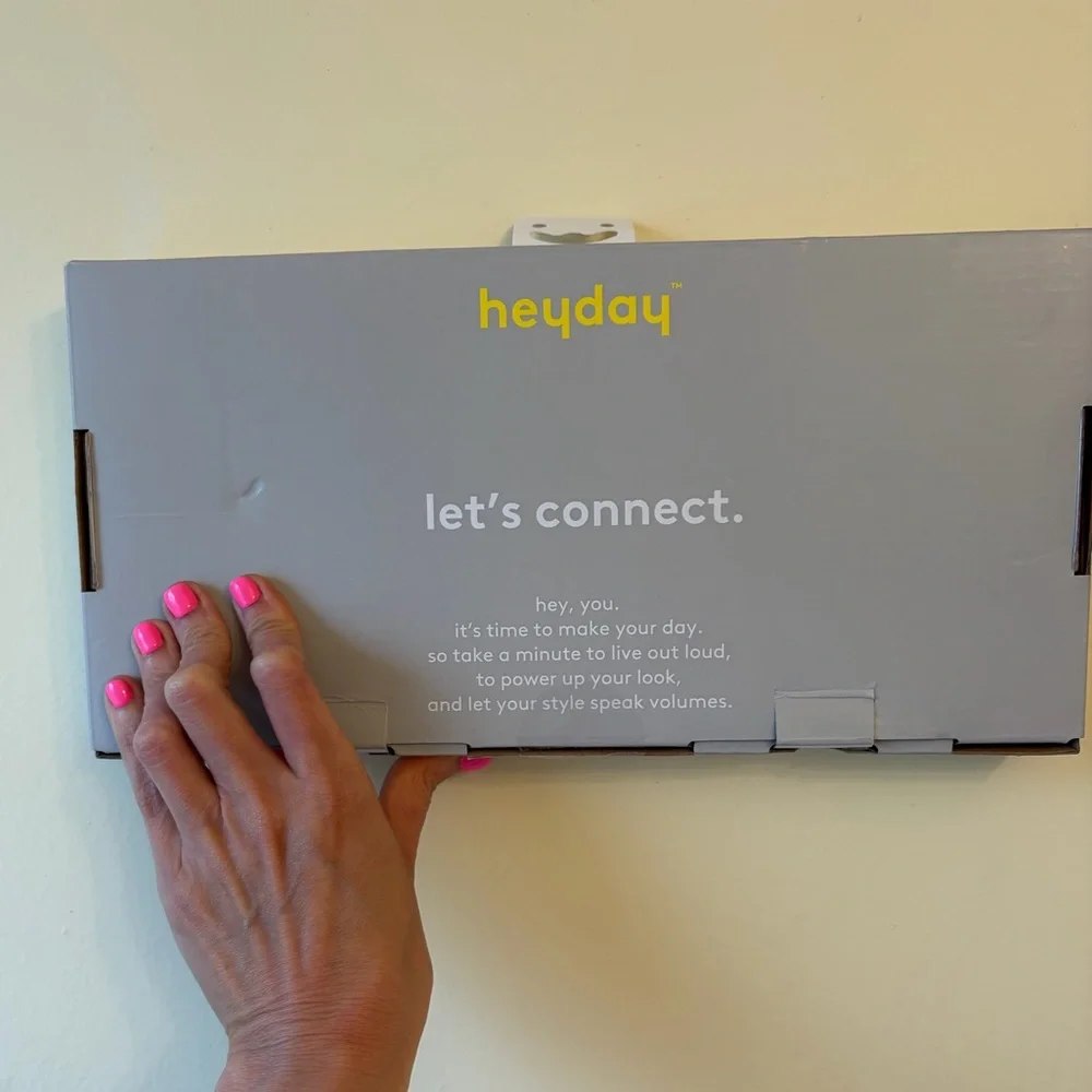 heyday compact wireless keyboard in the color candy pink - new in box
